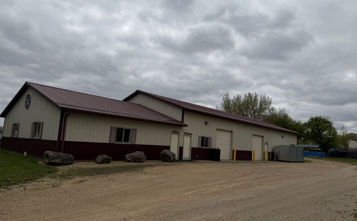 Pictures of Land property located at 1716 N 3rd St, Saint Peter, MN 56082 for sales - image #1
