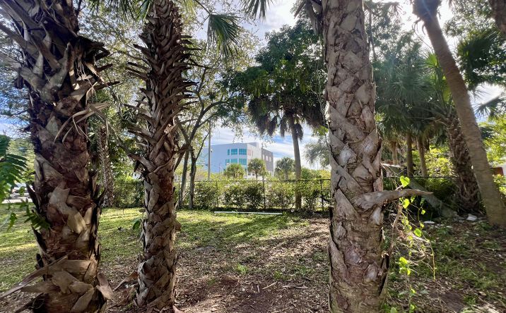 Pictures of Multifamily, Land property located at 633 NW 14th Terrace, Fort Lauderdale, FL 33311 for sales - image #1