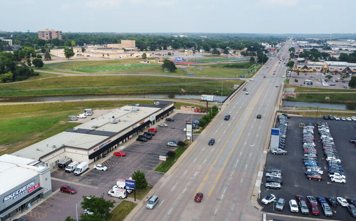 Pictures of Retail property located at 3500 W 41st St, Sioux Falls, SD 57106 for sales - image #1