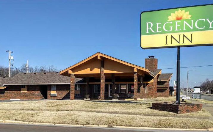 Pictures of Hospitality, Special Purpose property located at 14 N. State Street, Iola, KS 66749 for sales - image #1