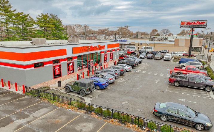 Pictures of Retail property located at 2101 Oregon Ave, Philadelphia, PA 19145 for sales - image #1