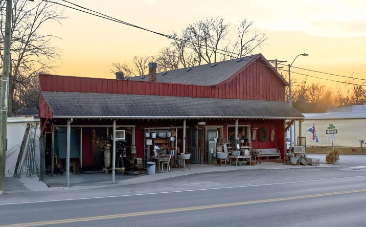 Pictures of Retail property located at 409 W Main St, Greenwood, MO 64034 for sales - image #1