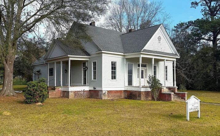 Pictures of Land property located at 711 College Street, 71112, MS 39667 for sales - image #1