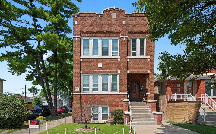 Pictures of Multifamily property located at 6058 S Massasoit Avenue, Chicago, IL 60638 for sales - image #1