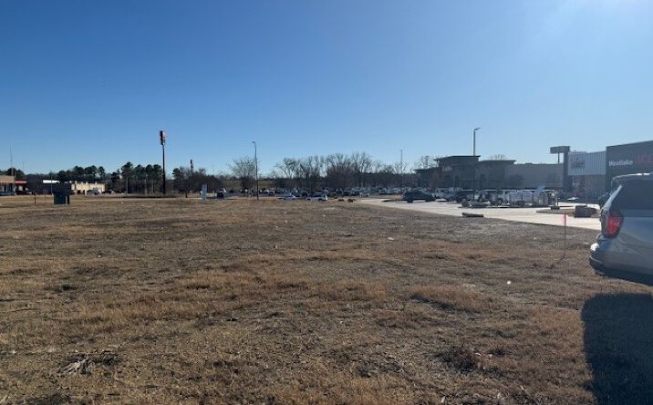 Pictures of Land property located at 649 W 101st Place, Jenks, OK 74037 for sales - image #1