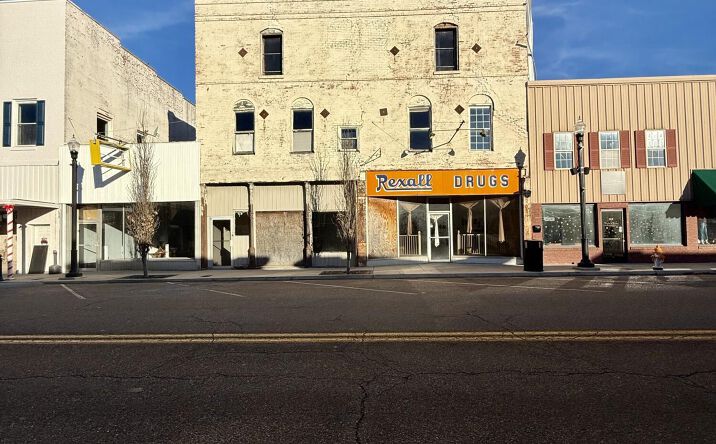 Pictures of Retail property located at 120 E Main Street, Newbern, TN 38059 for sales - image #1