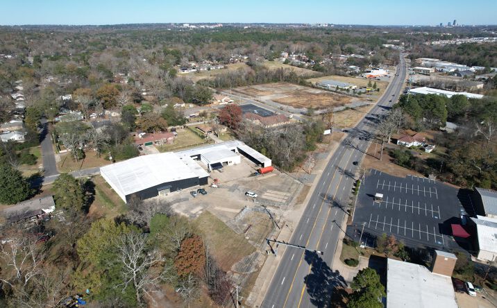 Pictures of Industrial property located at 8100 Colonel Glenn Rd, Little Rock, AR 72204 for sales - image #1