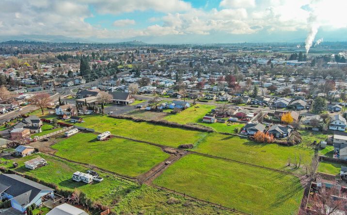 Pictures of Land property located at 2587 Merriman Rd, Medford, OR 97501 for sales - image #1