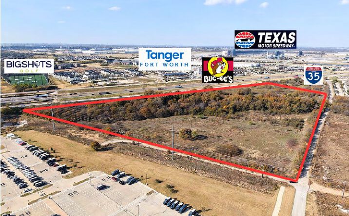 Pictures of Land property located at I-35 at Elizabethtown Cemetery Road, Roanoke, TX 76262 for sales - image #1