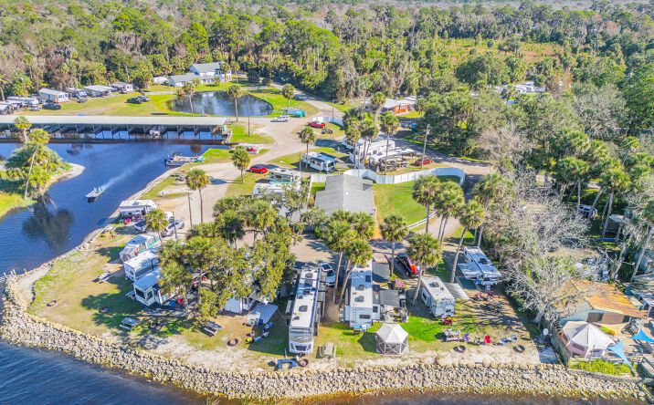 Pictures of Multifamily property located at 1600 Lake George Rd, Seville, FL 32190 for sales - image #1