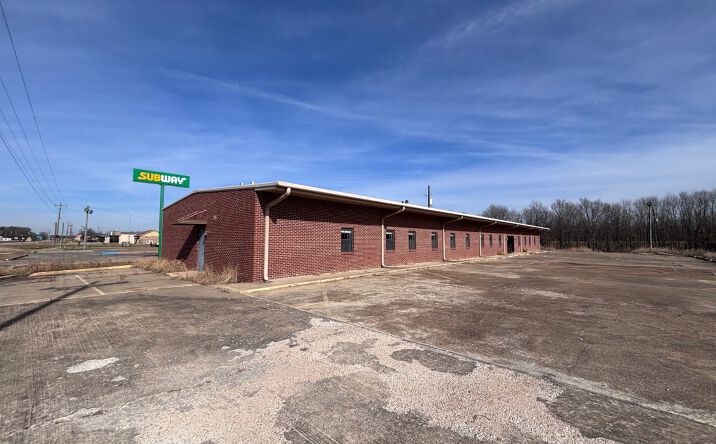 Pictures of Office property located at 201 Hwy 7 N, Greenwood, MS 38930 for sales - image #1