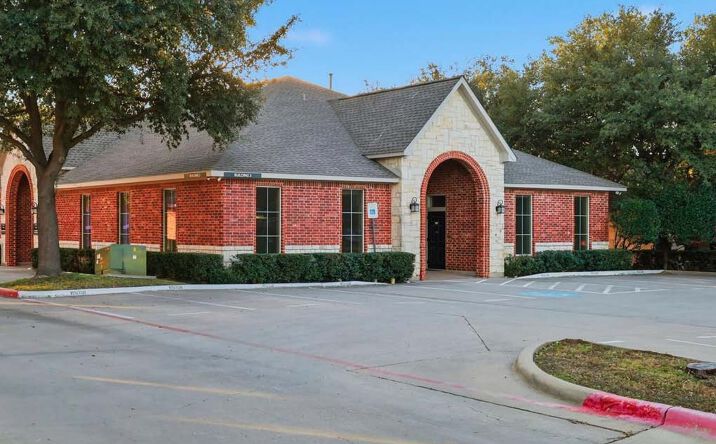 Pictures of Office property located at 105 Kathryn Dr, Lewisville, TX 75067 for sales - image #1