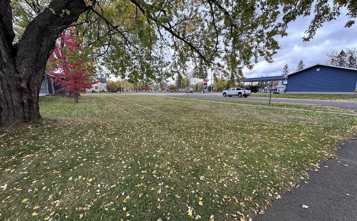 Pictures of Land property located at 5634 Tower Ave, Superior, WI 54880 for sales - image #1