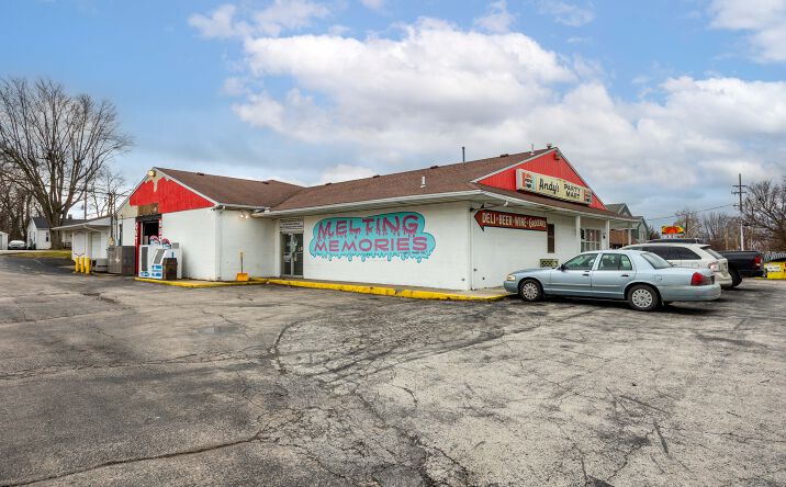 Pictures of Retail property located at 2048 E Sand Rd, Port Clinton, OH 43452 for sales - image #1