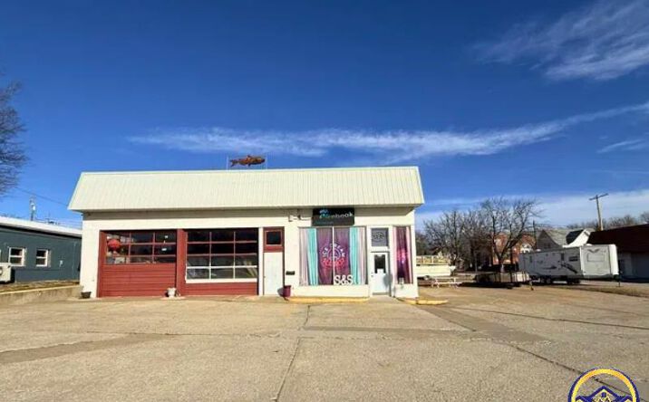 Pictures of Land property located at 500 Oregon ST, Hiawatha, KS 66434 for sales - image #1