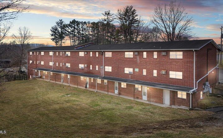Pictures of Multifamily property located at 1106 Fremont Dr, Johnson City, TN 37601 for sales - image #1