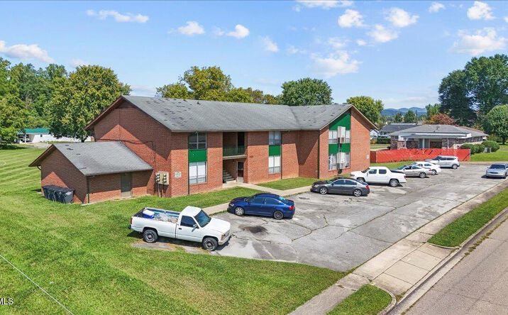 Pictures of Multifamily property located at 420 Wheatley St, Kingsport, TN 37660 for sales - image #1