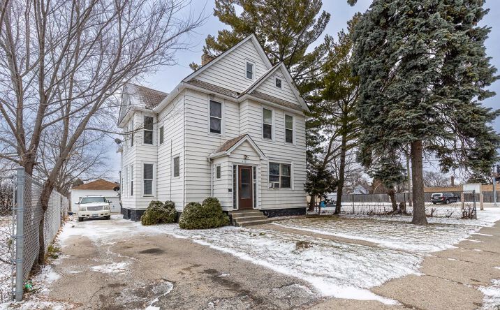 Pictures of Multifamily property located at 417 10th St, North Chicago, IL 60064 for sales - image #1