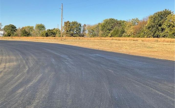 Pictures of Land property located at Tract 1 W K68 Highway, Louisburg, KS 66053 for sales - image #1