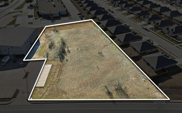 Pictures of Land property located at 1007 Woodard Ave, Cleburne, TX 76033 for sales - image #1