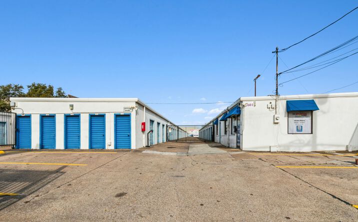 Pictures of Self Storage property located at 2601 Willowbrook Rd, Dallas, TX 75220 for sales - image #1