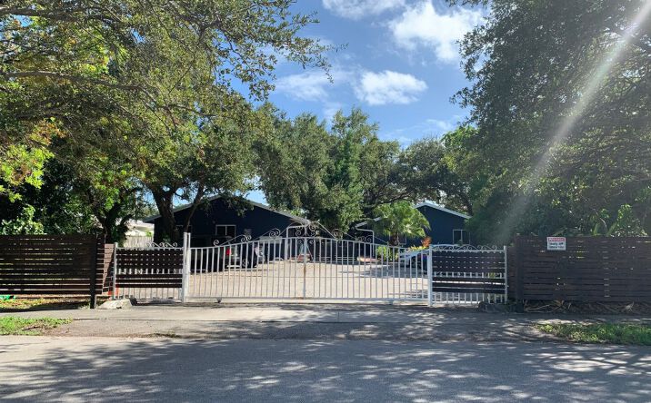 Pictures of Multifamily property located at 2246 Jackson St, Hollywood, FL 33020 for sales - image #1