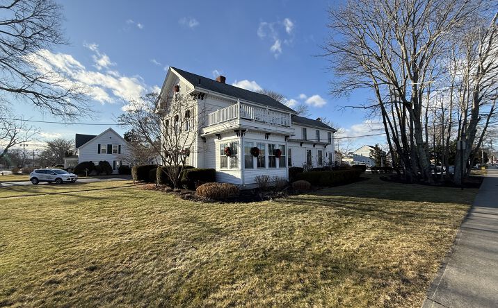 Pictures of Office property located at 336 South St, Barnstable, MA 02601 for sales - image #1