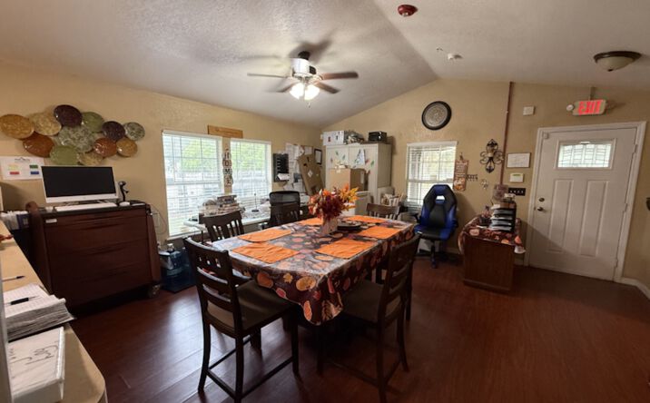Pictures of Senior Living property located at 2319 SE 8th Pl, Gainesville, FL 32641 for sales - image #1