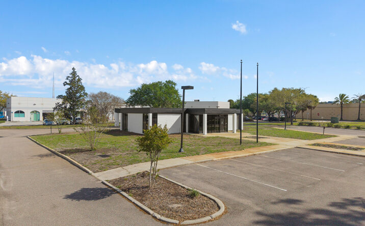 Pictures of Retail, Office, Industrial, Special Purpose property located at 3305 Lake Breeze Dr, Orlando, FL 32808 for sales - image #1