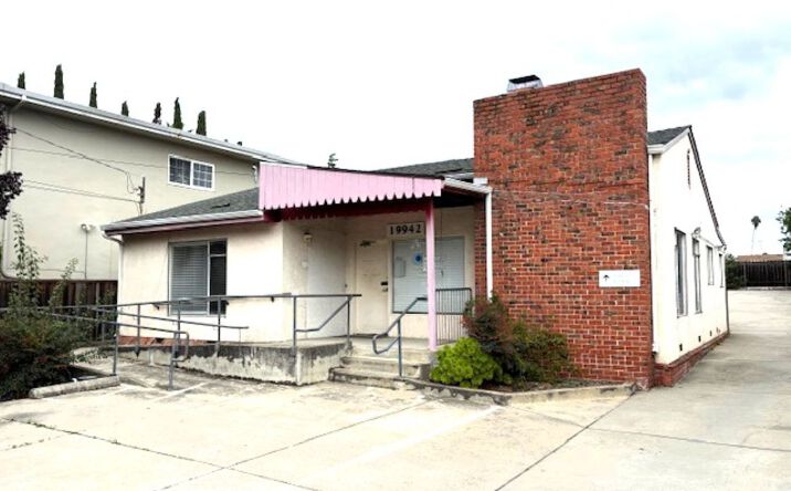Pictures of Office property located at 19942 Lake Chabot Rd, Castro Valley, CA 94546 for sales - image #1