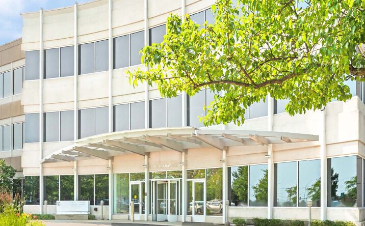 Pictures of Office property located at 10 Parkway N, Deerfield, IL 60015 for sales - image #1