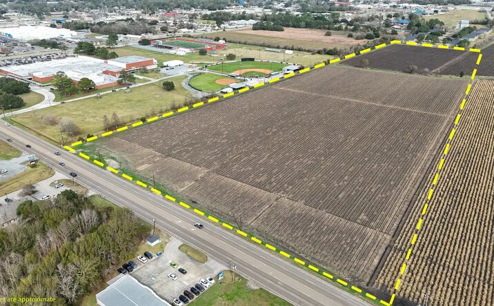 Pictures of Land property located at Tbd E Admiral Doyle Drive, New Iberia, LA 70560 for sales - image #1