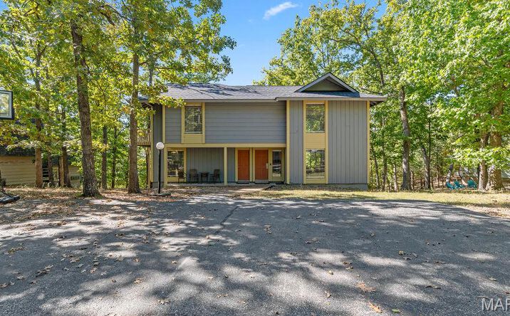Pictures of Multifamily property located at 35 Walkers Cay Dr, Osage Beach, MO 65065 for sales - image #1