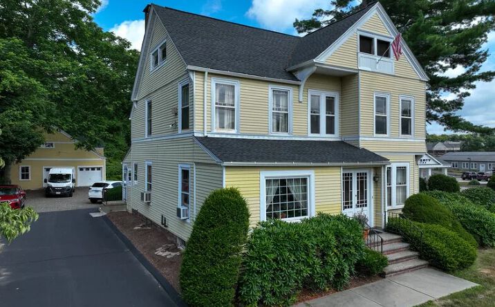 Pictures of Office property located at 8 W High St, East Hampton, CT 06424 for sales - image #1