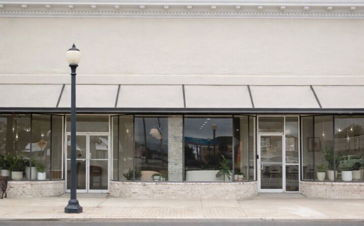 Pictures of Office, Retail property located at 9 NE Park Ave, Baxley, GA 31513 for sales - image #1