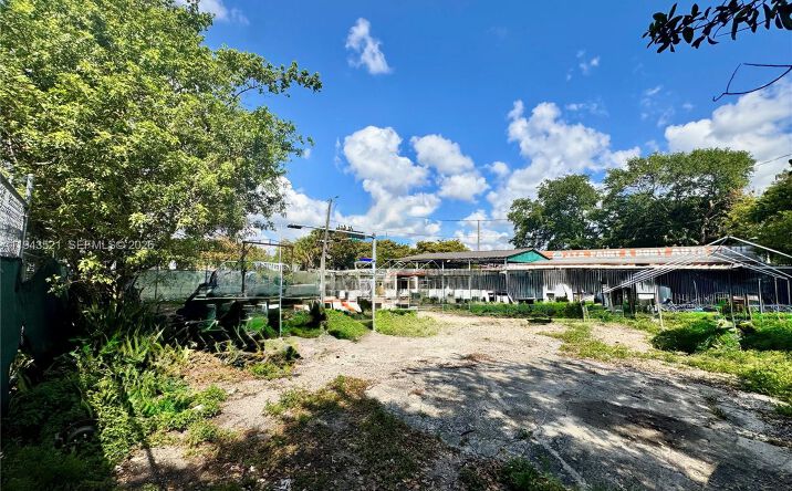 Pictures of Land property located at 6501 NW 7th Ave, Miami, FL 33150 for sales - image #1