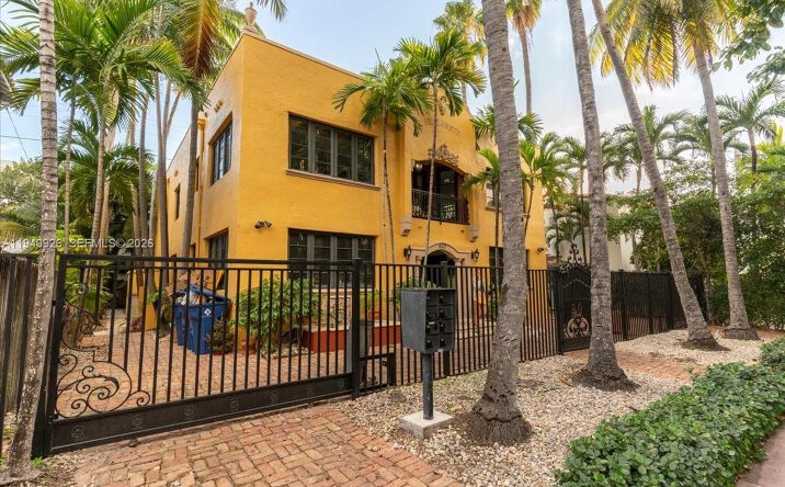 Pictures of Multifamily property located at 632 15th St, Miami Beach, FL 33139 for sales - image #1