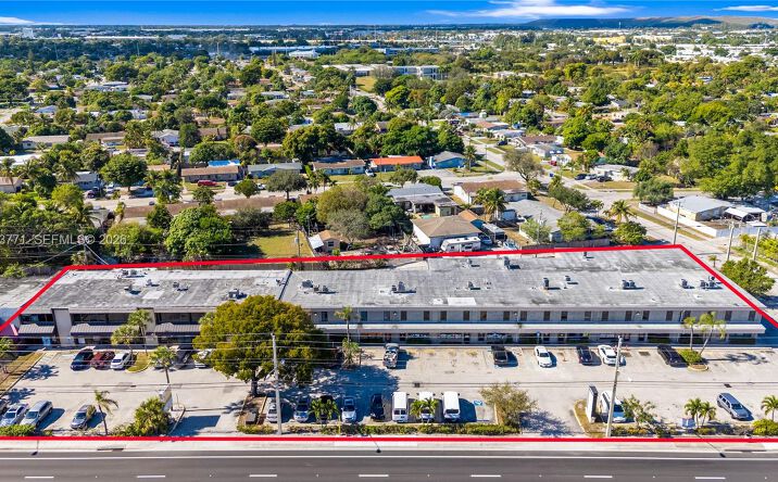Pictures of Retail, Mixed Use, Special Purpose property located at 2025 - 2041 N Dixie Hwy, Pompano Beach, FL 33060 for sales - image #1