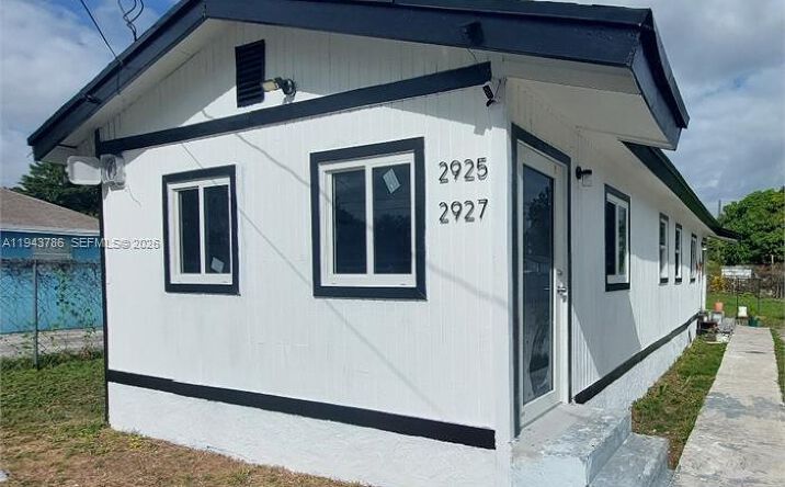 Pictures of Multifamily property located at 2927 NW 60th St, Miami, FL 33142 for sales - image #1