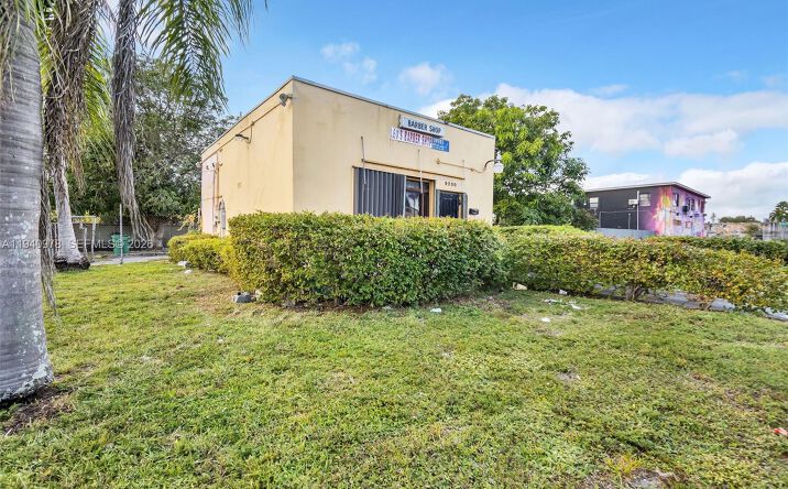 Pictures of Retail property located at 9200 NW 22nd Ave, Miami, FL 33147 for sales - image #1
