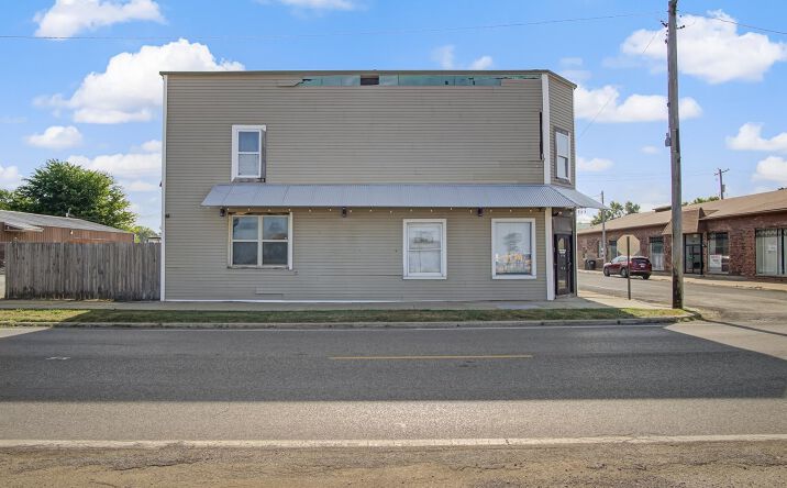 Pictures of Retail property located at 200 N Main St, Dupo, IL 62239 for sales - image #1