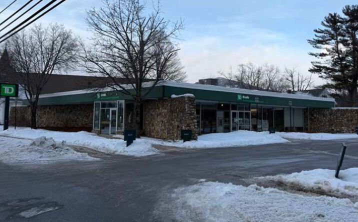 Pictures of Retail property located at 2561 White Mountain Hwy, Conway, NH 03860 for sales - image #1