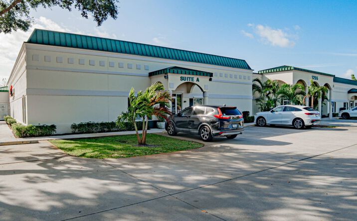 Pictures of Mixed Use, Office property located at 1255 37th St, Vero Beach, FL 32960 for sales - image #1