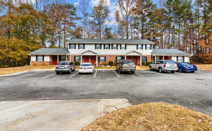 Pictures of Multifamily property located at 82 Berry Ave, Newnan, GA 30263 for sales - image #1
