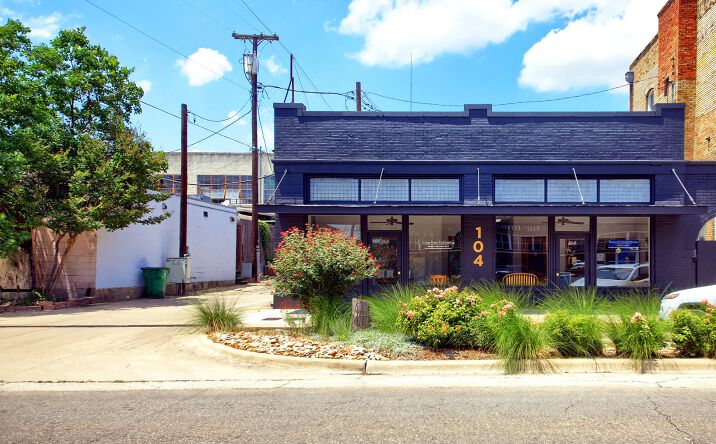Pictures of Office property located at 104 W 4th St, Taylor, TX 76574 for sales - image #1