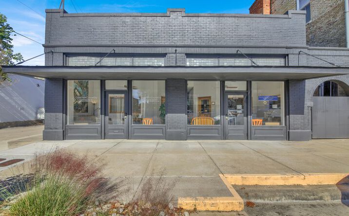 Pictures of Office property located at 104 W 4th St, Taylor, TX 76574 for sales - image #1