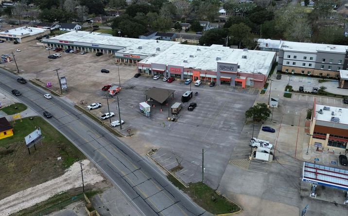 Pictures of Mixed Use, Retail, Self Storage property located at 1021 Main St, Liberty, TX 77575 for sales - image #1
