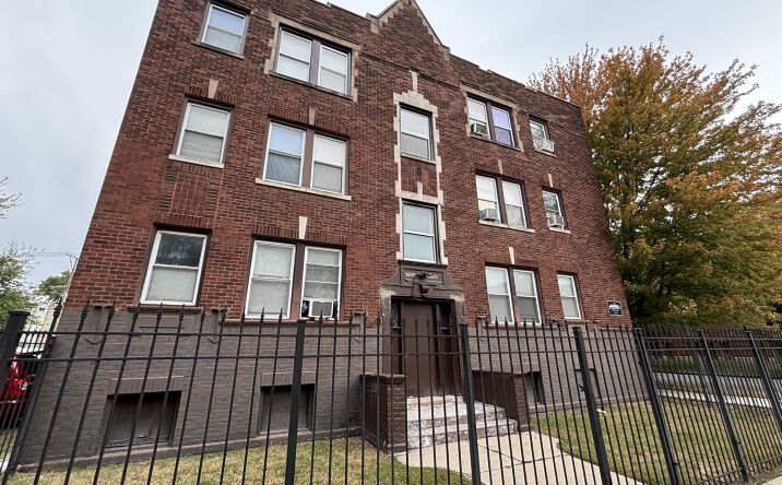Pictures of Multifamily property located at 7000 S Stewart Ave, Chicago, IL 60621 for sales - image #1