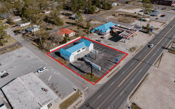 Pictures of Business for Sale, Retail property located at 410 W Parker St, Baxley, GA 31513 for sales - image #1