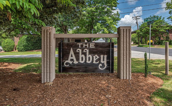 Pictures of Multifamily property located at 380 9th Ave Dr NE, Hickory, NC 28601 for sales - image #1